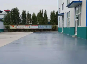 大连彩色路面喷涂翻新的材料对冬季